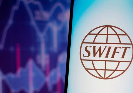 К российскому аналогу SWIFT присоединились 52 международных банка 