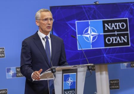 Столтенберг призвал не забывать про военный потенциал России