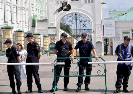 Россия требует отменить блокаду Киево-Печерской лавры