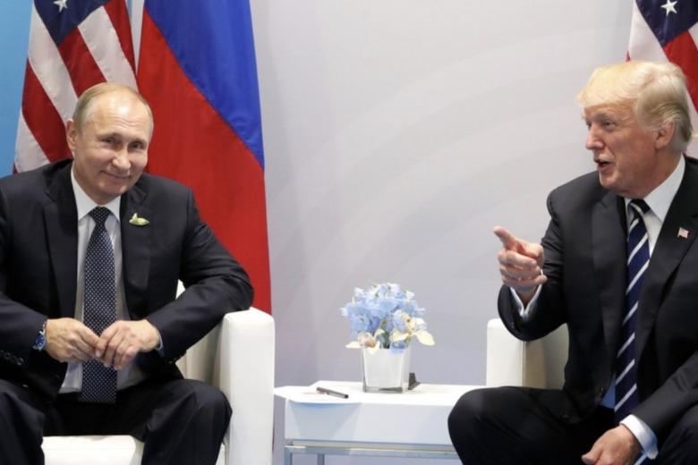 Президент России Владимир Путин с президентом США Дональдом Трампом