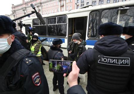 Правозащитники сообщили о 1099 задержанных на акции протеста в Москве 