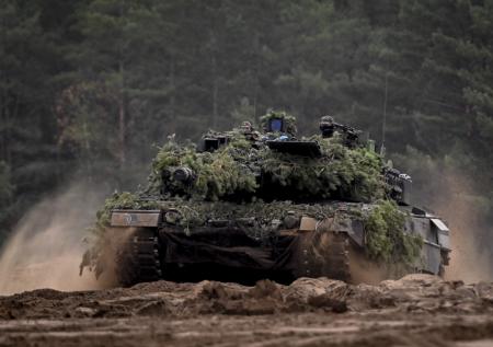 Глава правящей партии ФРГ отказался поставлять Украине танки Leopard