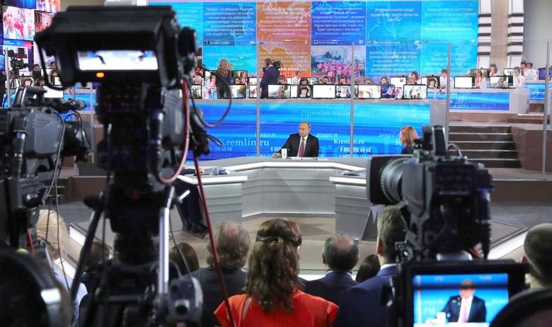 Прямая линия с Владимиром Путиным