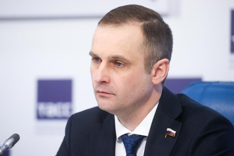 Сергей Леонов