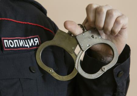 Бродяги в шалаше, убийца бомжей, опозоренные пенсионерки: громкие ЧП дня