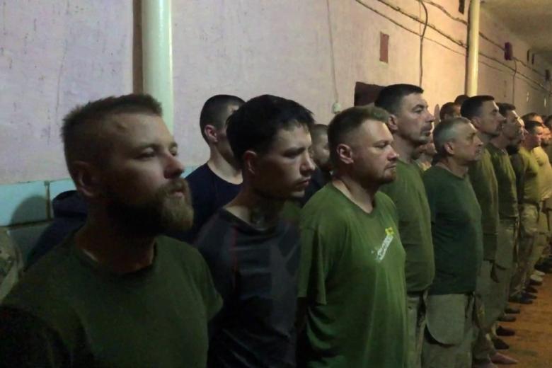 Сдавшиеся в плен бойцы ВСУ