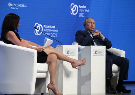«Россия 1» объяснила поведение ведущей CNBC во время беседы с Путиным