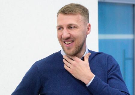«Давно пора»: Евгений Дементьев оценил победу российских лыжников