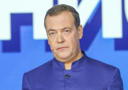 «Бомбоубежища не помогут»: Медведев дал совет на фоне удара «Орешником»