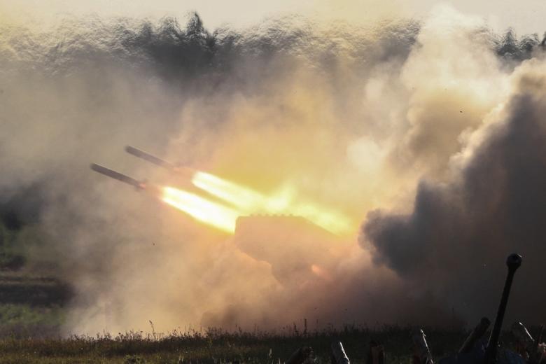 Боевая машина БМ-1 тяжелой огнеметной системы ТОС-1А «Солнцепек»