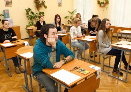 «Неполноценный механизм»: депутаты предложили отменить ЕГЭ