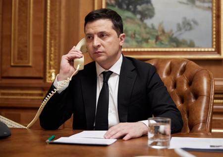 Зеленский обратился за помощью к премьеру Израиля