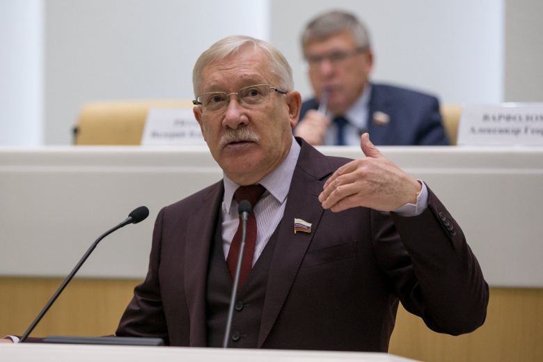 Олег Морозов