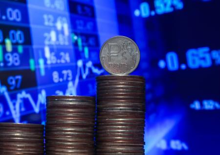 Названа неочевидная причина ослабления рубля
