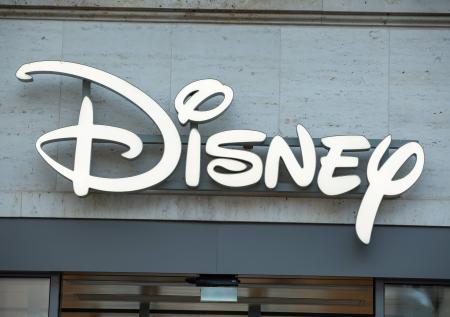 Компания Disney приостановила работу в РФ