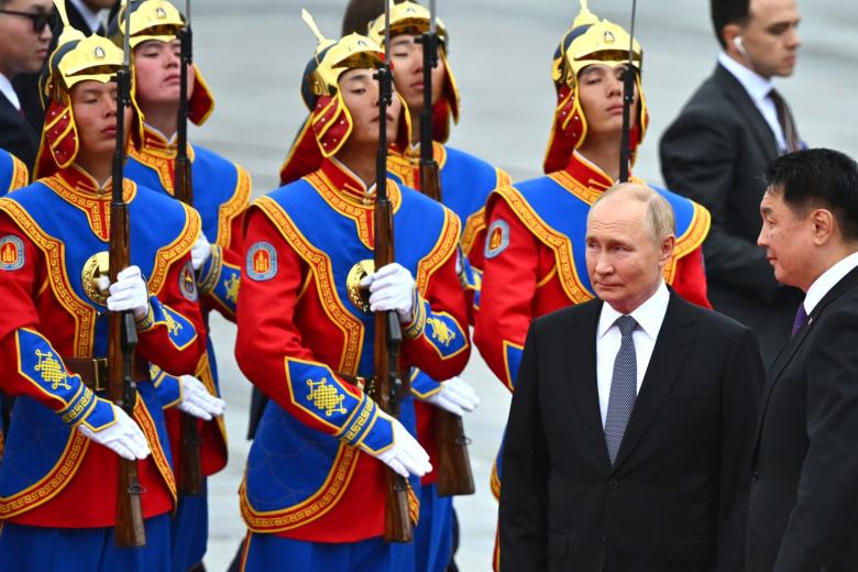 Церемония официальной встречи Президента России Владимира Путина Президентом Монголии Ухнагийн Хурэлсухом