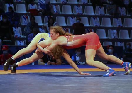 Определились чемпионки России по женской борьбе