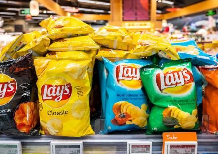 Партию чипсов Lay’s отозвали в США из-за смертельно опасных аллергенов