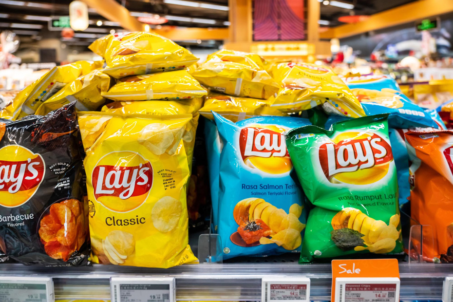 Партию чипсов Lay’s отозвали в США из-за смертельно опасных аллергенов