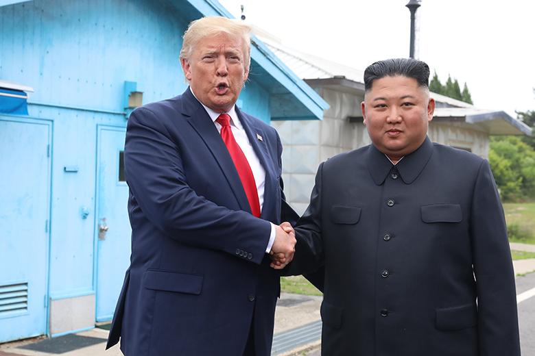 Главы США и КНДР Дональд Трамп и Ким Чен Ын 