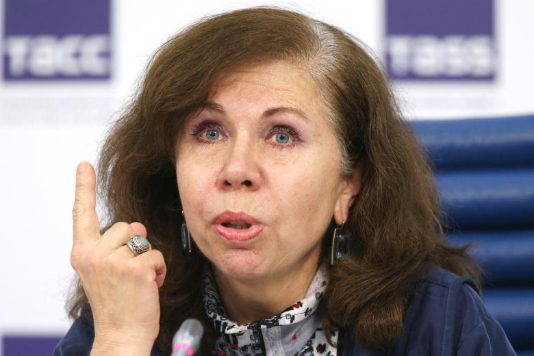 Елена Папанова