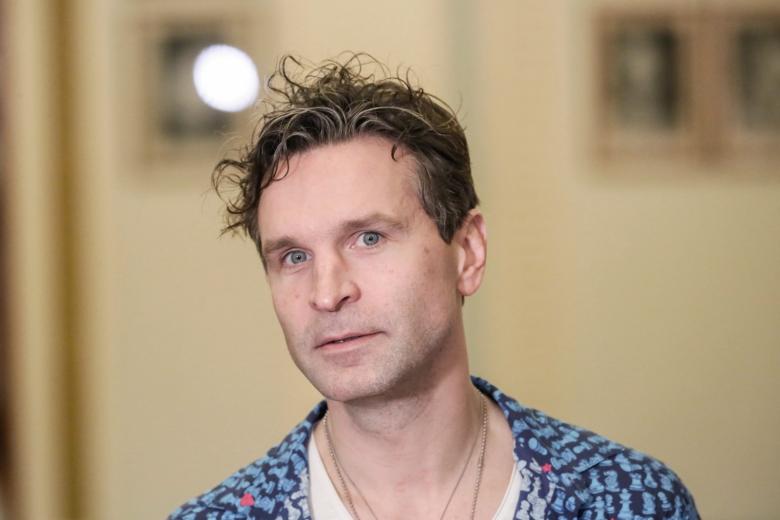 Виктор Добронравов