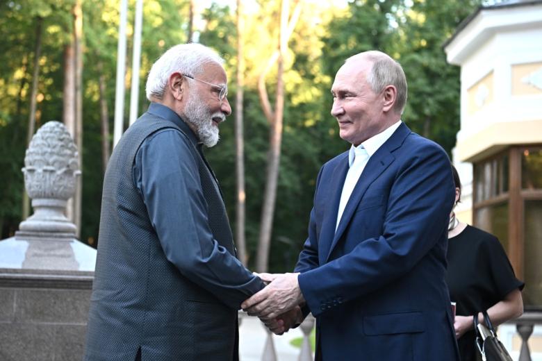 Президент РФ Владимир Путин с премьер-министром Индии Нарендрой Моди