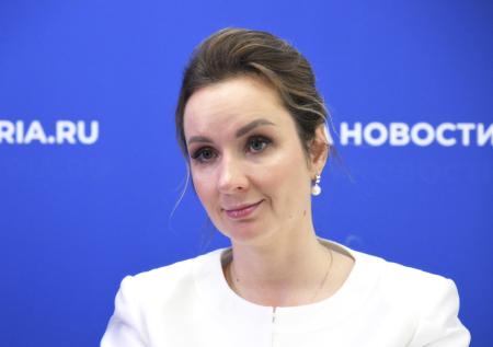 Оставленную в туалете аэропорта Антальи девочку вернули в Россию