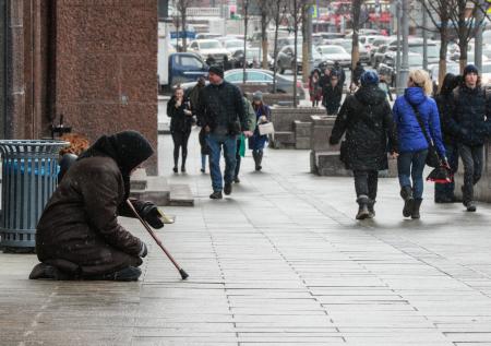 Хасбулатов назвал виновных в бедности россиян