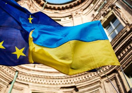 Во Львовской области снесли памятники советским солдатам и летчикам