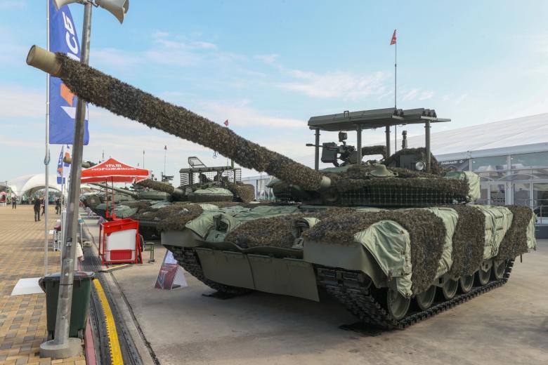 Т-80БВМ с маскировочным комплектом «Накидка»