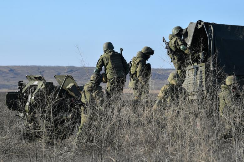 Военнослужащие РФ расчетов гаубиц Д-30