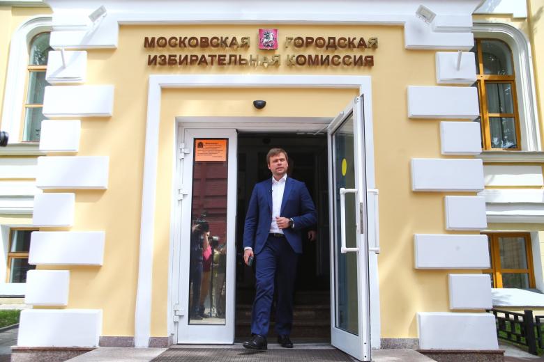 Подача кандидатом от КПРФ Леонидом Зюгановым документов на выдвижение на пост мэра Москвы