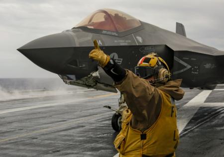 Политруки по-американски: пилотов ВВС США научат гендерному разнообразию