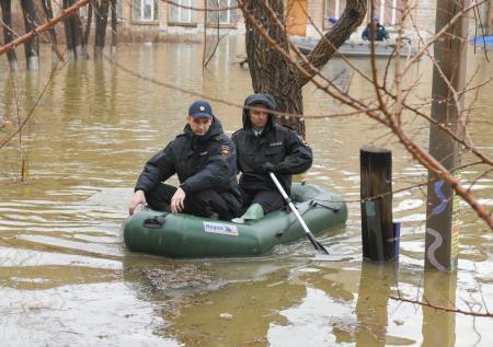 «Надо держаться, земляки»: губернатор Шумков сообщил о росте воды в Кургане