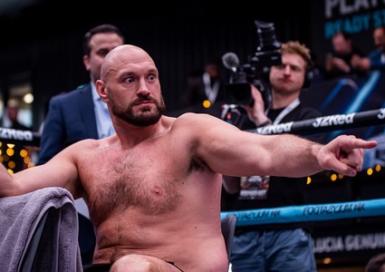 «Усик, ты следующий!»: Фьюри победил Чисору и бросил вызов украинцу