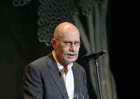 Имя Акунина пропало с афиш его спектаклей в РАМТ