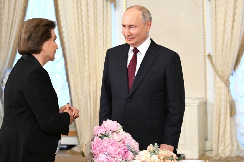 Президент России Владимир Путин и Валентина Терешкова
