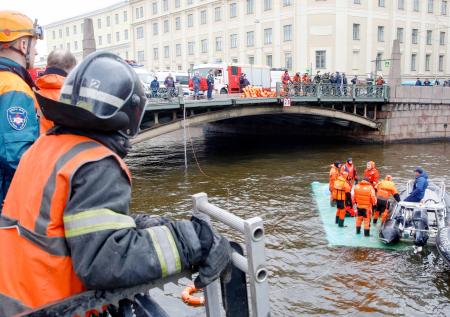 Назван срок, грозящий водителю упавшего в Мойку автобуса