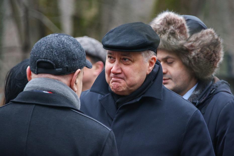 На церемонии открытия памятника актёру Армену Джигарханяну на Ваганьковском кладбище