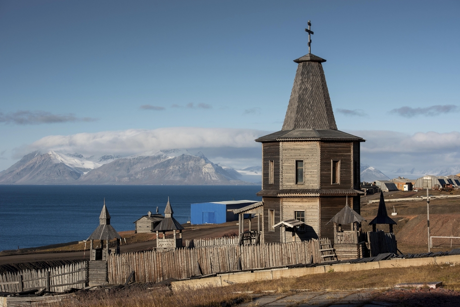 Деревянная русская православная церковь, русское шахтёрское поселение Баренцбург