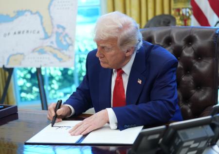 В США раскрыли, с чем связано решение Трампа отложить введение пошлин