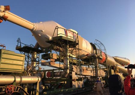 Ракету с кораблём «Союз МС-15» вывезли на стартовую площадку