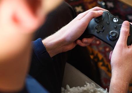 Microsoft может выпустить Xbox без дисковода в мае 2019 года