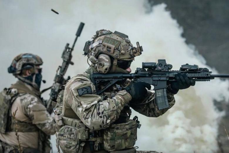 Военнослужащие Вооруженных сил Украины в зоне боевых действий