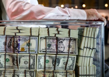Джордж Клуни подарил своим друзьям $14 миллионов
