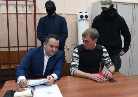 Лёд тронулся: задержаны оперативники, подбросившие наркотики Ивану Голунову