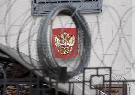 Высоковольтный кабель разорвался у посольства РФ в Киеве