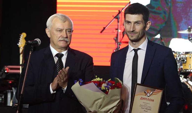  Алихан Динаев (справа)