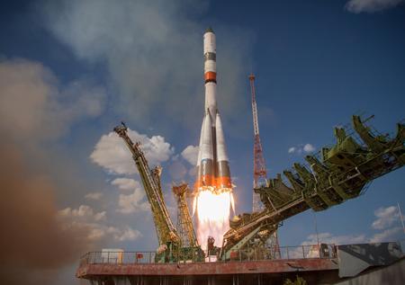 Пуски российских космических кораблей застрахуют на 17,5 млрд рублей
